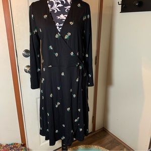 Old Navy Black faux wrap dress with daisy print.  Size Large L Tall NWT